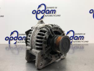 Gebruikte Dynamo Renault Modus/Grand Modus (JP) 1.4 16V Prijs € 50,00 Margeregeling aangeboden door Gebr Opdam B.V.