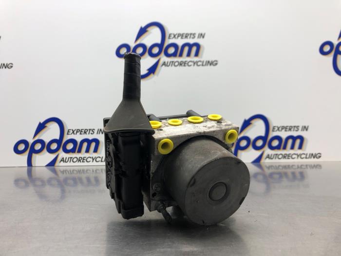 Gebruikte ABS Pomp Renault Modus/Grand Modus (JP) 1.4 16V Prijs € 125,00 Margeregeling aangeboden door Gebr Opdam B.V.