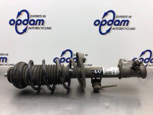 Gebruikte Mac Phersonpoot links-voor Opel Corsa D 1.2 16V Prijs € 50,00 Margeregeling aangeboden door Gebr Opdam B.V.