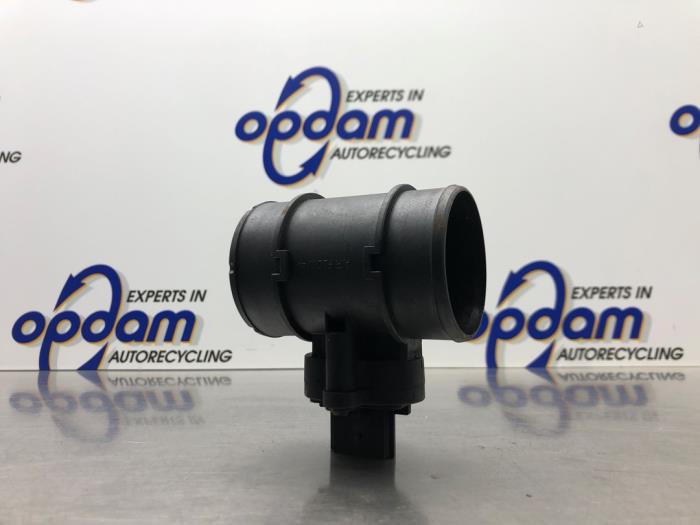 Gebruikte Luchtmassameter Opel Corsa D 1.2 16V Prijs € 30,00 Margeregeling aangeboden door Gebr Opdam B.V.