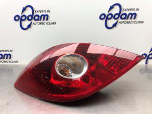 Gebruikte Achterlicht links Opel Corsa D 1.2 16V Prijs € 40,00 Margeregeling aangeboden door Gebr Opdam B.V.