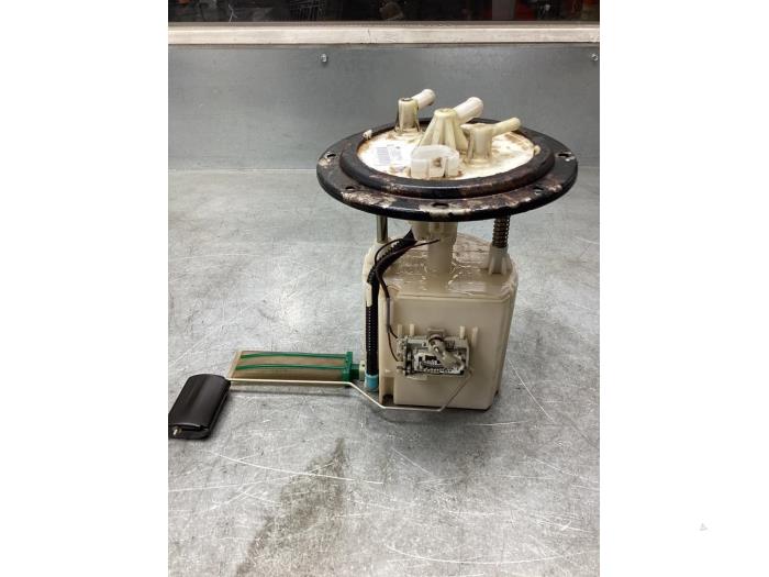 Gebruikte Tank element Pomp Ssang Yong Rexton 2.7 Xdi RX270 XVT 16V Prijs € 100,00 Margeregeling aangeboden door Gebr Opdam B.V.