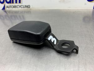 Gebruikte Veiligheidsgordel Insteek links-voor Nissan Micra (K11) 1.4 16V Prijs € 25,00 Margeregeling aangeboden door Gebr Opdam B.V.