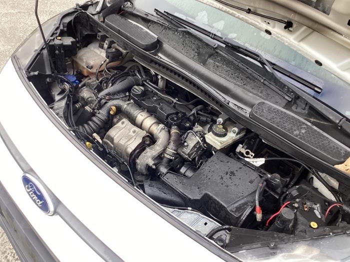 Motor van een Ford Transit Connect (PJ2) 1.6 TDCi 16V 75 2015