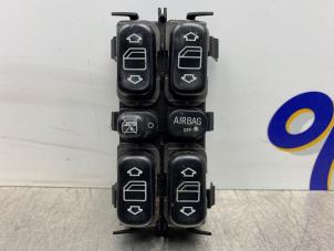 Gebruikte Elektrisch Raam Schakelaar Mercedes A (W168) 1.6 A-160 Prijs € 50,00 Margeregeling aangeboden door Gebr Opdam B.V.