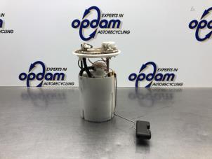 Gebruikte Benzinepomp Renault Megane IV (RFBB) 1.6 GT Energy TCe 205 EDC Prijs € 100,00 Margeregeling aangeboden door Gebr Opdam B.V.