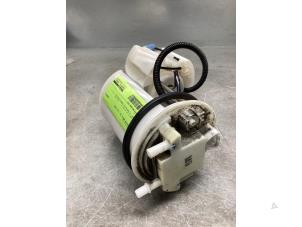 Gebruikte Benzinepomp Toyota RAV4 (A4) 2.5 Hybrid 16V VVT-i 4x2 Prijs € 100,00 Margeregeling aangeboden door Gebr Opdam B.V.