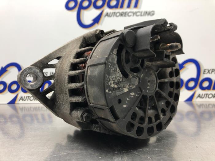 Dynamo van een Alfa Romeo GT (937) 2.0 JTS 16V 2004