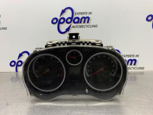 Gebruikte Tellerklok Opel Corsa D 1.3 CDTi 16V ecoFLEX Prijs € 70,00 Margeregeling aangeboden door Gebr Opdam B.V.