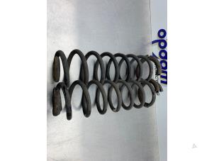 Gebruikte Schroefveer achter Mercedes A (W168) 1.6 A-160 Prijs € 40,00 Margeregeling aangeboden door Gebr Opdam B.V.