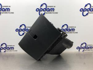 Gebruikte Dashboardkastje Skoda Fabia III Combi (NJ5) 1.0 TSI 12V Prijs € 50,00 Margeregeling aangeboden door Gebr Opdam B.V.