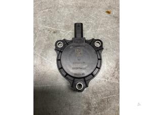 Gebruikte Nokkenas Sensor Mercedes A Limousine (177.1) 1.3 A-250 e Turbo 16V Prijs € 15,00 Margeregeling aangeboden door Gebr Opdam B.V.