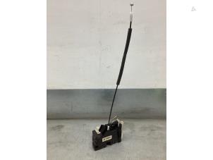 Gebruikte Deurslot Mechaniek 4Deurs rechts-voor Hyundai i20 (GBB) 1.0 T-GDI 100 12V Prijs € 45,00 Margeregeling aangeboden door Gebr Opdam B.V.