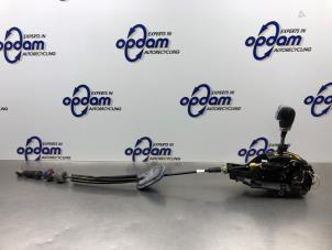 Gebruikte Selectiehendel automaat Renault Megane IV (RFBB) 1.6 GT Energy TCe 205 EDC Prijs € 150,00 Margeregeling aangeboden door Gebr Opdam B.V.