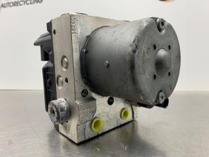 Gebruikte ABS Pomp Skoda Superb (3U4) 2.8 V6 30V Prijs € 100,00 Margeregeling aangeboden door Gebr Opdam B.V.