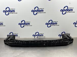 Gebruikte Bumperbalk voor Peugeot 308 (4A/C) 1.6 VTI 16V Prijs € 35,00 Margeregeling aangeboden door Gebr Opdam B.V.