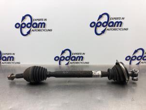 Gebruikte Aandrijfas links-voor Dacia Logan MCV (KS) 1.6 MPI 85 Prijs € 75,00 Margeregeling aangeboden door Gebr Opdam B.V.