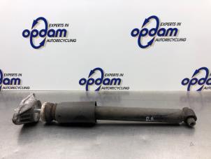 Gebruikte Schokdemper links-achter BMW 1 serie (F20) 118i 1.5 TwinPower 12V Prijs € 35,00 Margeregeling aangeboden door Gebr Opdam B.V.