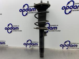 Gebruikte Schokdemperpoot rechts-voor BMW 1 serie (F20) 118i 1.5 TwinPower 12V Prijs € 100,00 Margeregeling aangeboden door Gebr Opdam B.V.