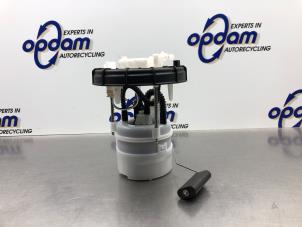 Gebruikte Benzinepomp Peugeot 208 II (UB/UH/UP) 1.2 Vti 12V PureTech 75 Prijs € 100,00 Margeregeling aangeboden door Gebr Opdam B.V.