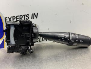 Gebruikte Ruitenwis Schakelaar Suzuki Swift (ZA/ZC/ZD) 1.2 16V Prijs € 25,00 Margeregeling aangeboden door Gebr Opdam B.V.