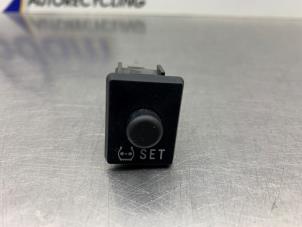 Gebruikte Bandenspanning schakelaar Toyota Aygo (B40) 1.0 12V VVT-i Prijs € 15,00 Margeregeling aangeboden door Gebr Opdam B.V.