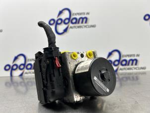 Gebruikte ABS Pomp Volkswagen Caddy III (2KA,2KH,2CA,2CH) 2.0 SDI Prijs € 125,00 Margeregeling aangeboden door Gebr Opdam B.V.