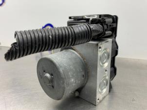 Gebruikte ABS Pomp Ford Mondeo IV 2.0 16V Prijs € 125,00 Margeregeling aangeboden door Gebr Opdam B.V.