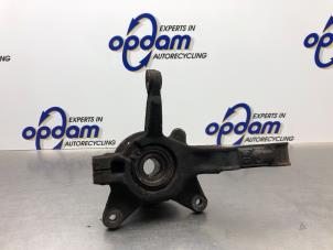 Gebruikte Asschenkel links-voor Renault Kangoo/Grand Kangoo (KW) 1.6 16V Prijs € 60,00 Margeregeling aangeboden door Gebr Opdam B.V.