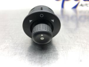 Gebruikte Spiegel Schakelaar Citroen Berlingo 1.6 Hdi 75 16V Phase 1 Prijs € 20,00 Margeregeling aangeboden door Gebr Opdam B.V.