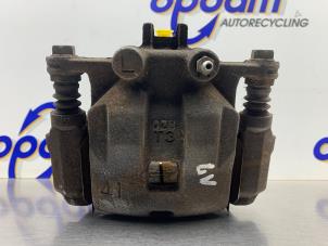 Gebruikte Remklauw (Tang) links-voor Suzuki Swift (ZA/ZC/ZD) 1.2 16V Prijs € 50,00 Margeregeling aangeboden door Gebr Opdam B.V.