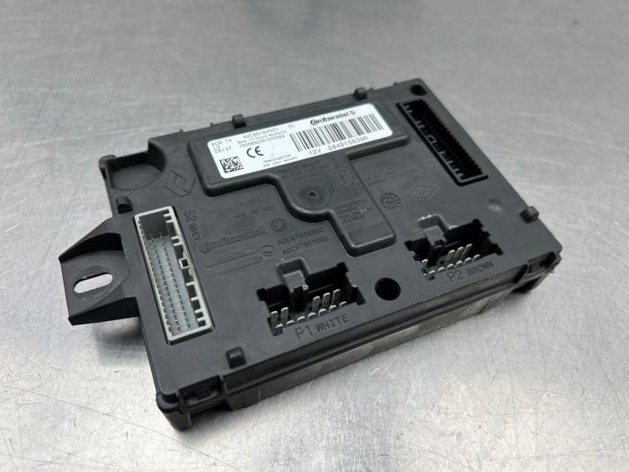 Bodycontrol Module van een Renault Clio IV Estate/Grandtour (7R) 1.5 Energy dCi 90 FAP 2015