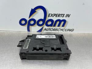 Gebruikte Module Bodycontrol Renault Clio IV Estate/Grandtour (7R) 1.5 Energy dCi 90 FAP Prijs € 75,00 Margeregeling aangeboden door Gebr Opdam B.V.
