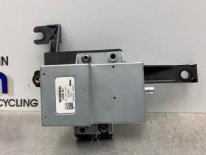 Gebruikte GPS module Volvo V50 (MW) 2.5 T5 20V AWD Prijs € 75,00 Margeregeling aangeboden door Gebr Opdam B.V.