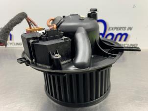 Gebruikte Kachel Ventilatiemotor Volkswagen Golf Plus (5M1/1KP) 1.6 FSI 16V Prijs € 75,00 Margeregeling aangeboden door Gebr Opdam B.V.