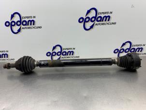 Gebruikte Aandrijfas rechts-voor Volkswagen Golf Plus (5M1/1KP) 1.6 FSI 16V Prijs € 75,00 Margeregeling aangeboden door Gebr Opdam B.V.