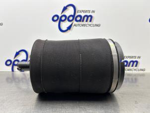 Gebruikte Luchtbalg Landrover Discovery V (LR) 3.0 Td6 24V Prijs € 200,00 Margeregeling aangeboden door Gebr Opdam B.V.