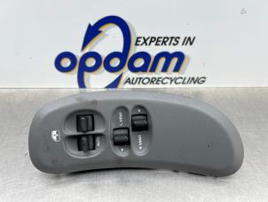 Gebruikte Ruit schakelaar elektrisch Chrysler Voyager/Grand Voyager (RG/RS) 3.3i V6 Grand Voyager Autom. Prijs € 50,00 Margeregeling aangeboden door Gebr Opdam B.V.