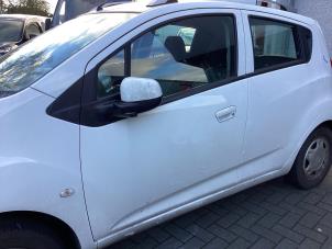 Gebruikte Portier 4Deurs links-voor Chevrolet Spark (M300) 1.0 16V Bifuel Prijs € 100,00 Margeregeling aangeboden door Gebr Opdam B.V.