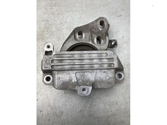 Gebruikte Versnellingsbak Steun Mercedes A (177.0) 1.3 A-200 Turbo 16V Prijs € 120,00 Margeregeling aangeboden door Gebr Opdam B.V.
