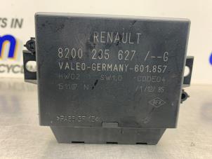 Gebruikte PDC Module Renault Clio III Estate/Grandtour (KR) 1.2 16V TCE 100 Prijs € 50,00 Margeregeling aangeboden door Gebr Opdam B.V.