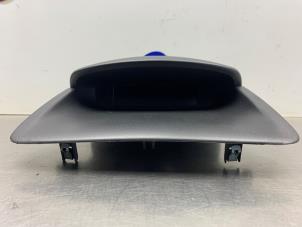 Gebruikte Display Interieur Renault Clio III Estate/Grandtour (KR) 1.2 16V TCE 100 Prijs € 35,00 Margeregeling aangeboden door Gebr Opdam B.V.