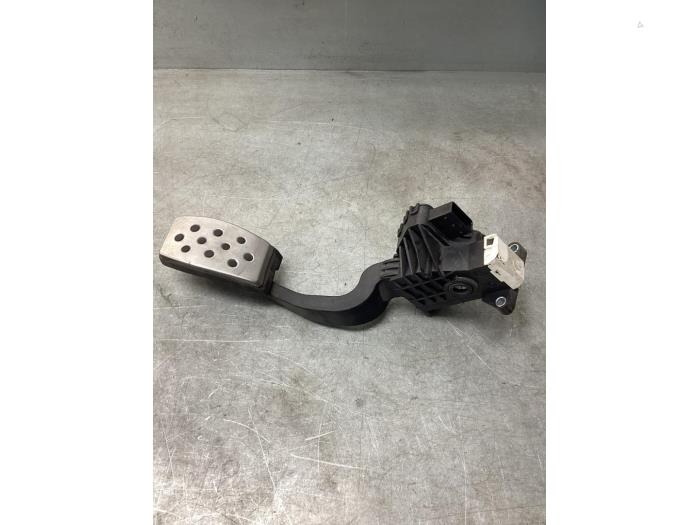 Gebruikte Sensor Gaspedaalpositie Opel Adam 1.4 16V Prijs € 15,00 Margeregeling aangeboden door Gebr Opdam B.V.