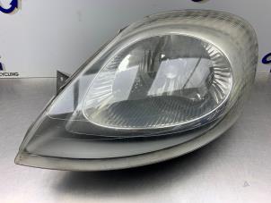Gebruikte Linker Koplamp Opel Vivaro 2.5 DTI 16V Prijs € 30,00 Margeregeling aangeboden door Gebr Opdam B.V.