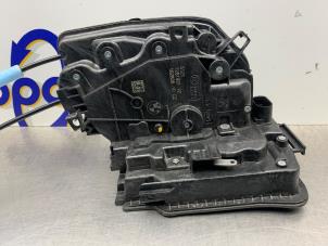 Gebruikte Deurslot Mechaniek 4Deurs links-voor Mini Countryman (F60) 1.5 12V Cooper Prijs € 75,00 Margeregeling aangeboden door Gebr Opdam B.V.