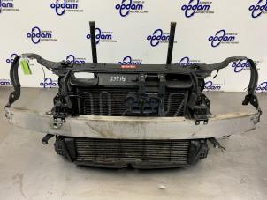 Gebruikte Frontpaneel Mercedes C (W203) 1.8 C-180K 16V Prijs € 250,00 Margeregeling aangeboden door Gebr Opdam B.V.