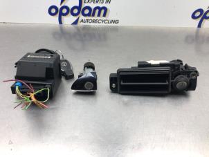 Gebruikte Set Cilindersloten (compleet) Mercedes C (W203) 1.8 C-180K 16V Prijs € 150,00 Margeregeling aangeboden door Gebr Opdam B.V.