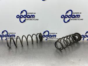 Gebruikte Schroefveer achter Seat Leon (5FB) 1.4 TSI 16V Prijs € 40,00 Margeregeling aangeboden door Gebr Opdam B.V.