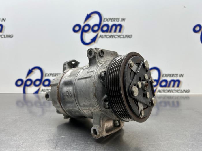 Gebruikte Aircopomp Renault Megane IV (RFBB) 1.6 GT Energy TCe 205 EDC Prijs € 150,00 Margeregeling aangeboden door Gebr Opdam B.V.