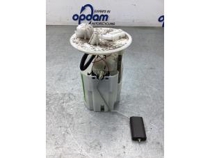 Gebruikte Benzinepomp Smart Forfour (453) 1.0 12V Prijs € 50,00 Margeregeling aangeboden door Gebr Opdam B.V.